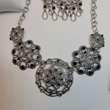 Load image into Gallery viewer, Paparazzi Silver w/green jewels Set
