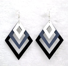 Load image into Gallery viewer, Black Monochromatic Diamond shaped Earrings
