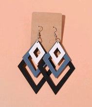 Load image into Gallery viewer, Black Monochromatic Diamond shaped Earrings
