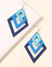 Load image into Gallery viewer, Blue Hue Diamond shaped Earrings
