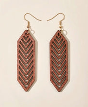 Load image into Gallery viewer, Wood Narrow Lattice earrings
