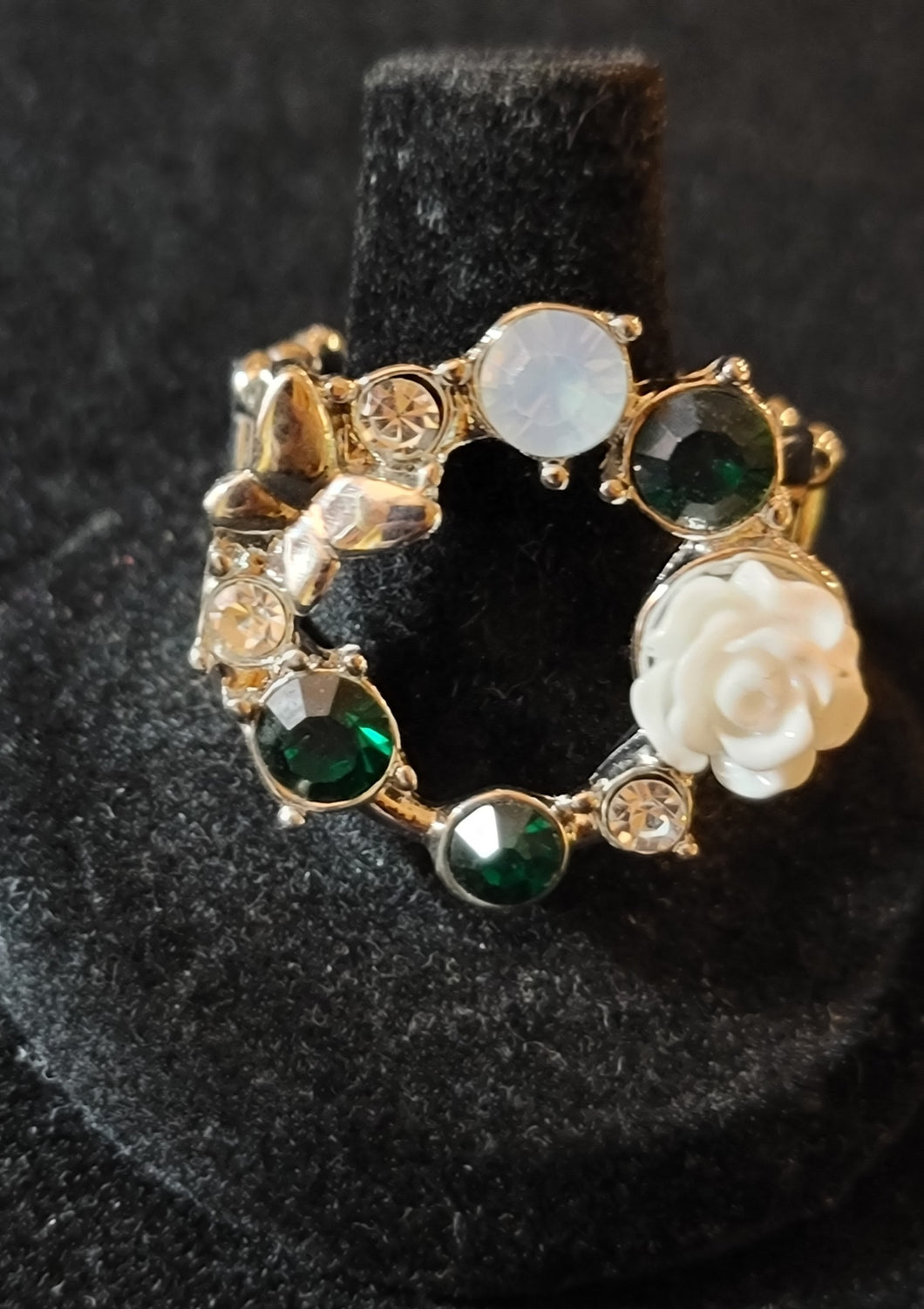 PAPARAZZI Green WREATH FLORAL RING