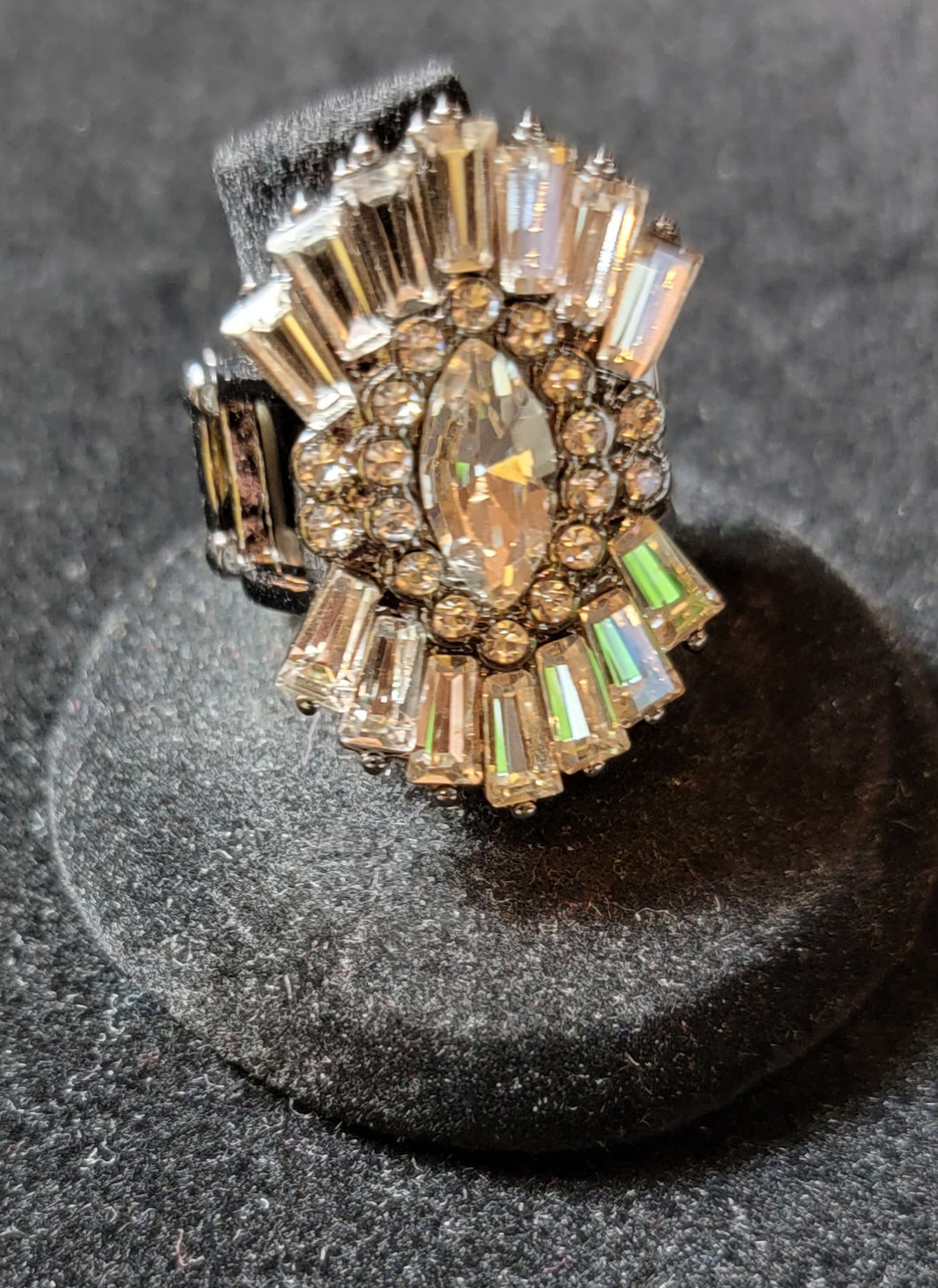 PAPARAZZI MARQUISE CENTER STARBURST RING