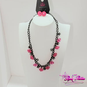 PAPARAZZI PINK BAUBLE NECKLACE