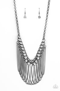 PAPARAZZI  Flaunt Your Fringe - Black Necklace