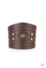 Load image into Gallery viewer, PAPARAZZI Orange County - Brass/Leather Bracelet
