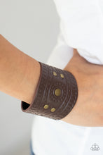 Load image into Gallery viewer, PAPARAZZI Orange County - Brass/Leather Bracelet
