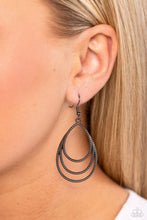 Load image into Gallery viewer, PAPARAZZI Trendy TIER-Drops - Black EARRINGS
