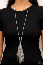 Load image into Gallery viewer, PAPARAZZI A Clean Sweep - Silver NECKLACE
