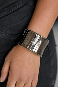 PAPARAZZI URBAN UPTREND - BLACK BRACELET